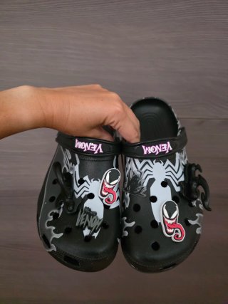 Crocs Venom Talla 42-43 (27cm) Nuevas