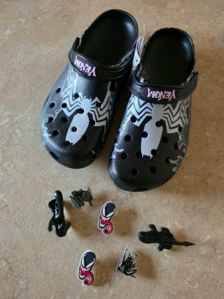 Crocs Venom Talla 42-43 (27cm) Nuevas