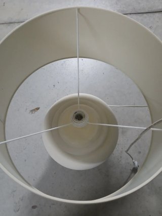 Lámpara de mesa blanca