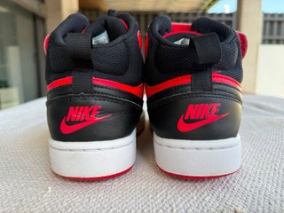 Zapatillas Nike 36,5 rojo y negro