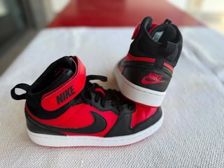 Zapatillas Nike 36,5 rojo y negro