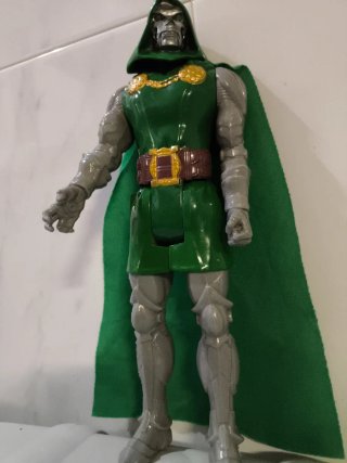 Figura Dr. Doom Marvel GRANDE COLECCIÓN DC
