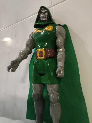 Figura Dr. Doom Marvel GRANDE COLECCIÓN DC
