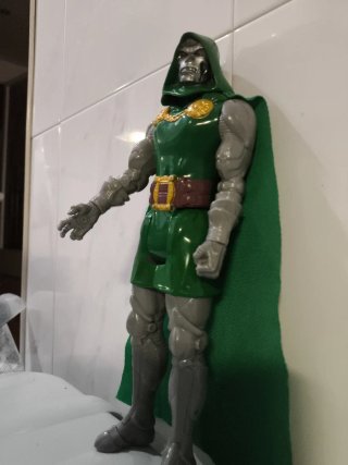 Figura Dr. Doom Marvel GRANDE COLECCIÓN DC