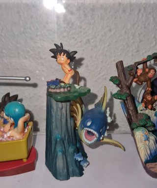 Dragon Ball Figuras Goku y Pez Megahouse