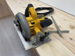 Sierra Circular DeWalt DWE 575-QS
