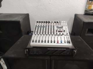 Mesa Behringer UB1222FX-PRO equipo sonido completo