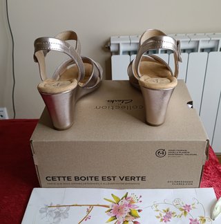 Sandalias Clarks Cuña Doradas Piel 42 de 180€