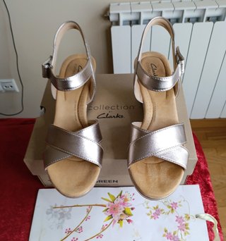 Sandalias Clarks Cuña Doradas Piel 42 de 180€