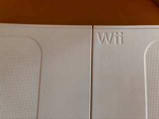 Wii Fit Plus y Wii Sports Resort con accesorios