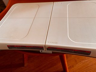 Wii Fit Plus y Wii Sports Resort con accesorios