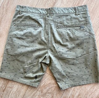 Pantalón corto Volcom verde estampado