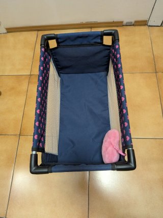 Cuna y cochecito para muñecas