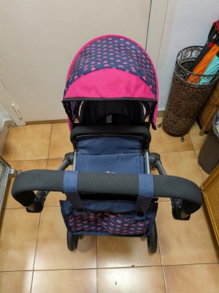 Cuna y cochecito para muñecas