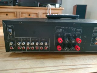 Amplificador Marantz pm 4000.