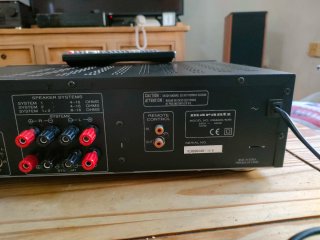 Amplificador Marantz pm 4000.