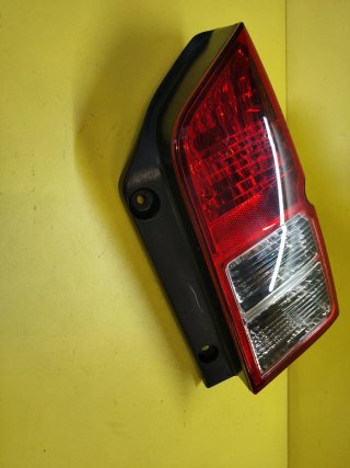 PILOTO TRASERO DERECHO NISSAN PATHFINDER