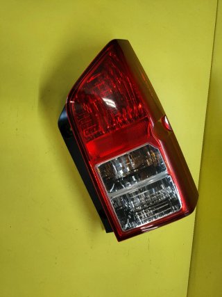 PILOTO TRASERO DERECHO NISSAN PATHFINDER