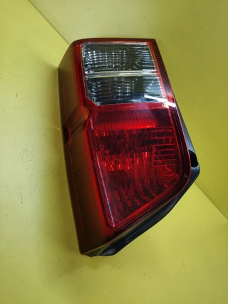 PILOTO TRASERO DERECHO NISSAN PATHFINDER