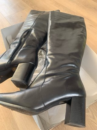 Botas de piel negras altas