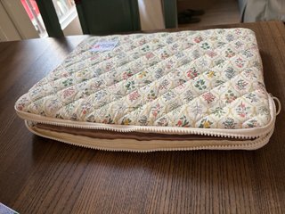 Funda acolchada para portátil floral