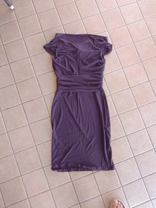 Abito elegante viola con nodo