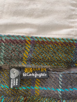 Falda de cuadros gris y verde