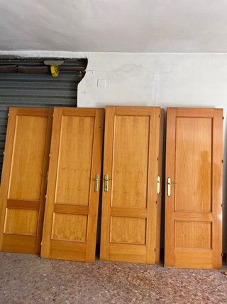Puertas de madera maciza