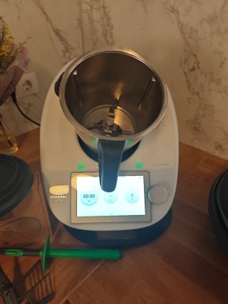 Thermomix TM6 con accesorio pelador