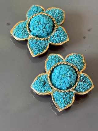 Orecchini clip fiore azzurro grandi