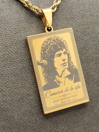 Medalla Camarón Acero Quirúrgico Chapado Oro