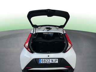 Toyota Aygo 1.0 70 x-play 53 kW (72 CV)