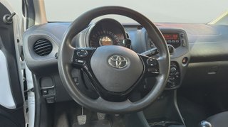 Toyota Aygo 1.0 70 x-play 53 kW (72 CV)
