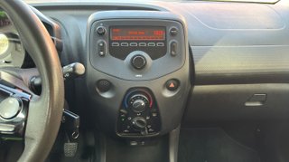 Toyota Aygo 1.0 70 x-play 53 kW (72 CV)