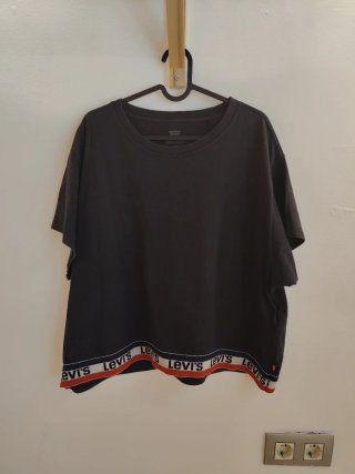 Camiseta Levi's Negra con Logo