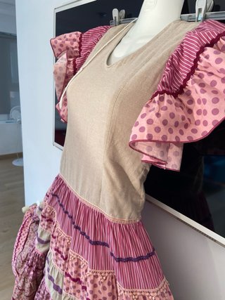 229 Traje Sevillanas Beige y Rosa