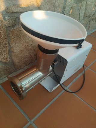 Picadora Embutidora Eléctrica con Inversor