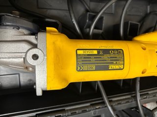 Amoladora DEWALT 900W Seminueva + Maletín y Acceso