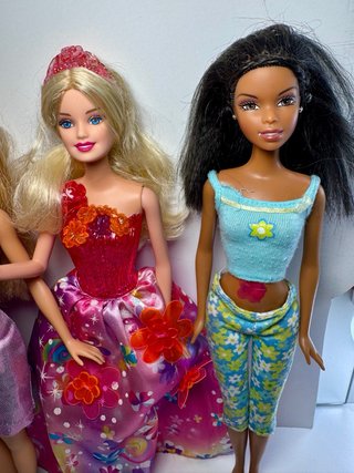 Lote 4 Barbies Princesa Alexa, Fashionista...