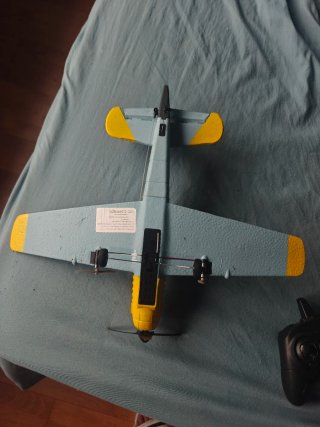 Avión RC BF109 GLIDER con mando y baterías.