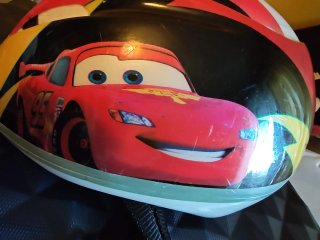 Casco infantil Disney Pixar Cars 2