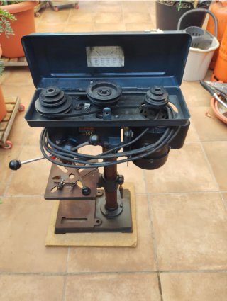 Taladro de columna Alpha Tools TB 501