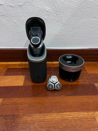 Afeitadora Philips Negra y Plateada