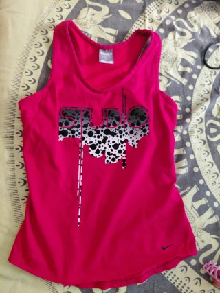 Camiseta deportiva Nike Studio