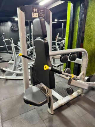Máquina de Tríceps - Gimnasio
