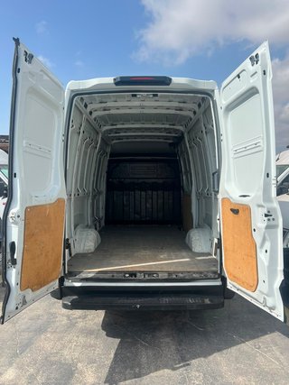 IVECO DAILY 35 140 L3H2 2021