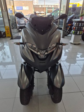 Yamaha Tricity 3 Ruedas Negro/Gris
