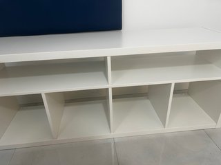 Mesa TV Kallax Blanca. 147x 60