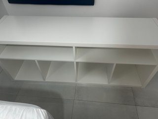 Mesa TV Kallax Blanca. 147x 60