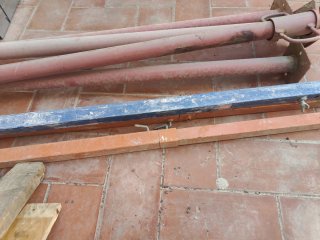 Puntales metálicos para construcción